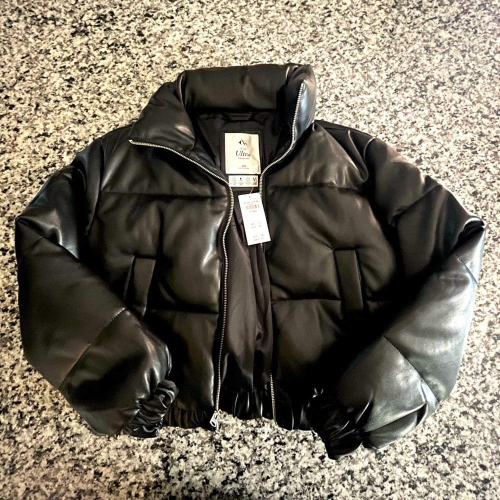 Cropped vegan leather puffer jacket